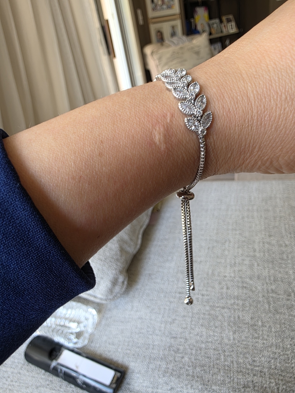 Adjustable bolo slider bracelet - Picture 8 of 9